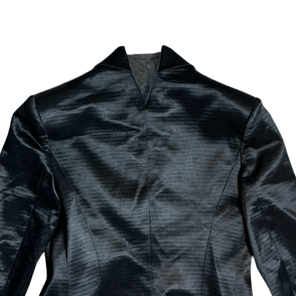 THEYSKENS THEORY JUX SATEEN CROPPED LONG SLEEVE BLACK BLAZER - Picture 13 of 15